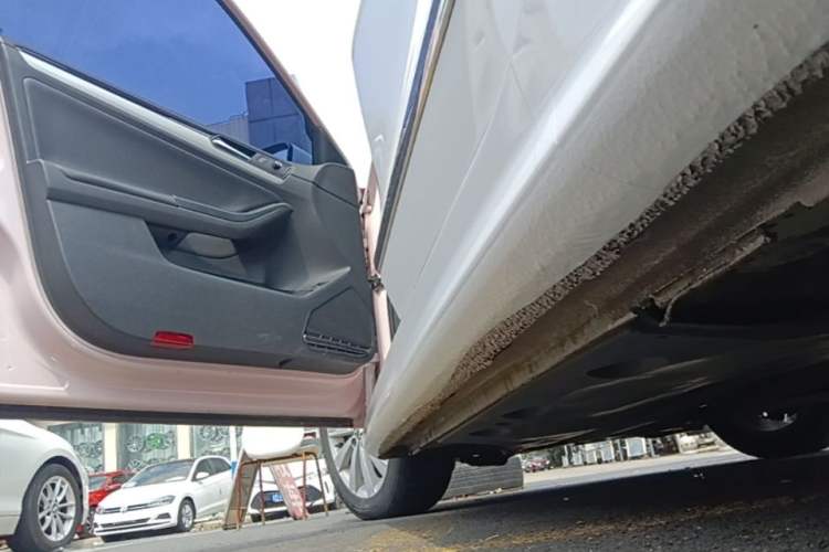 Used Volkswagen Sagitar 2015 1.6L Automatic Comfort Model Left Side Sill