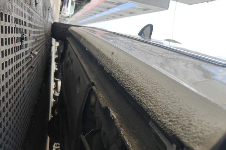 Used Volkswagen Sagitar 2015 230TSI Automatic Luxury Model Left Side Sill