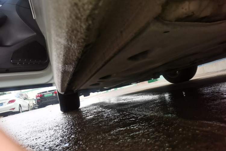 Used Volkswagen Sagitar 2015 1.6L Automatic Comfort Model Left Side Sill