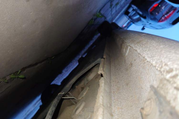 Used Volkswagen Sagitar 2015 1.6L Manual Comfort Model Left Side Sill