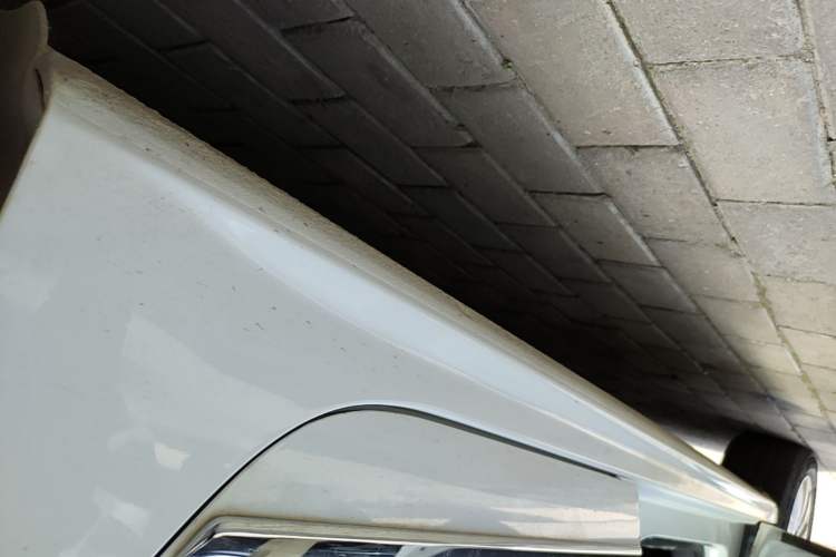 Used Volkswagen Sagitar 2015 230TSI Automatic Comfort Version Left Side Sill