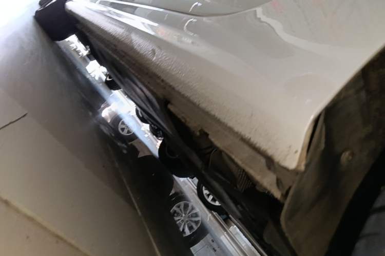 Used Volkswagen Sagitar 2015 1.6L Automatic Comfort Model Left Side Sill