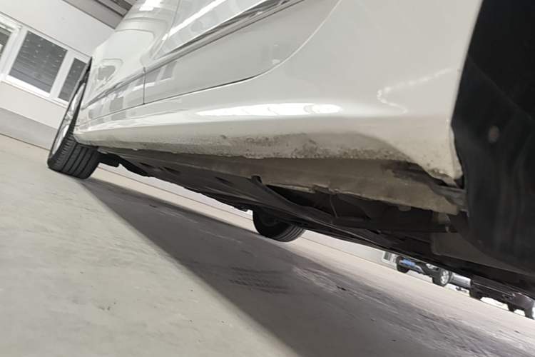 Used Volkswagen Sagitar 2015 1.6L Automatic Comfort Model Left Side Sill