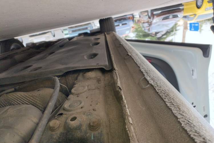 Used Volkswagen Sagitar 2015 230TSI Automatic Comfort Version Left Side Sill