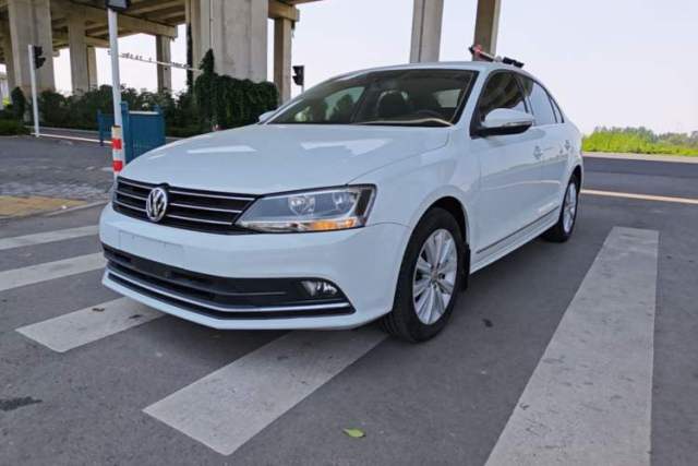 Gebrauchter Volkswagen Sagitar 2015 230TSI Automatic Comfort Version