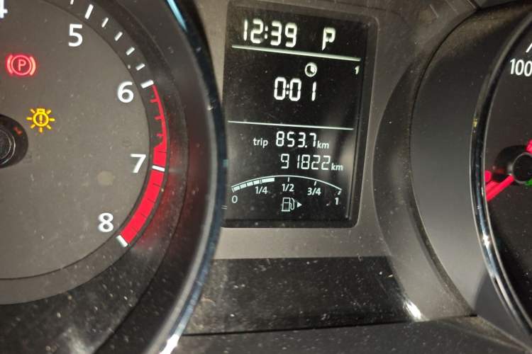 Used Volkswagen Sagitar 2015 1.6L Automatic Comfort Model Odometer Close Up