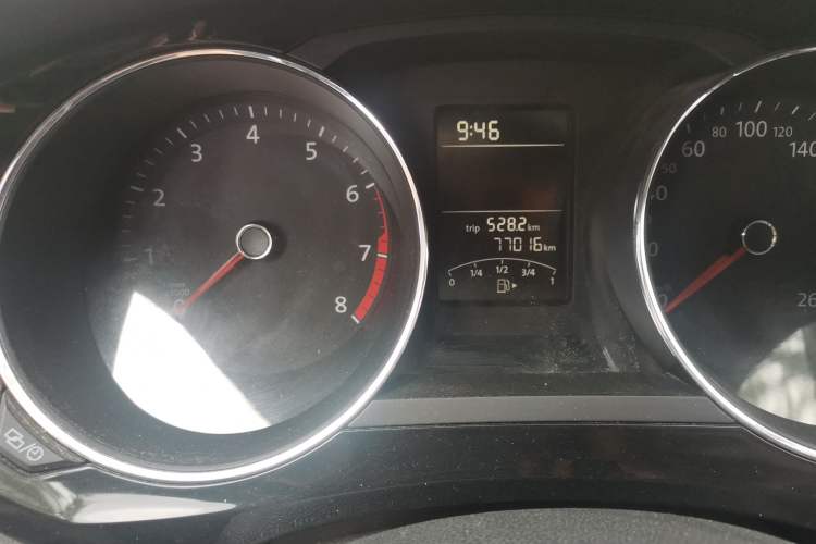 Used Volkswagen Sagitar 2015 1.6L Automatic Comfort Model Odometer Close Up