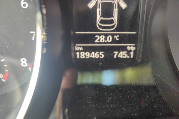 Used Volkswagen Sagitar 2015 230TSI Automatic Luxury Model Odometer Close Up