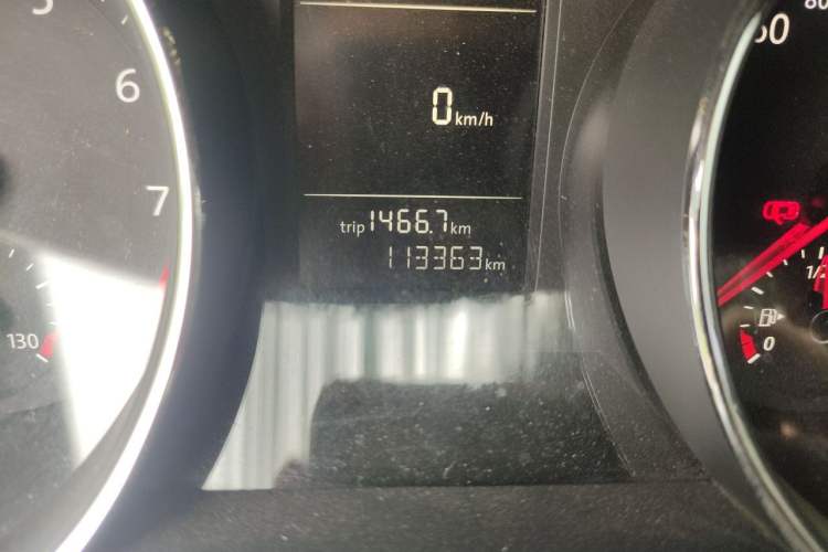Used Volkswagen Sagitar 2015 230TSI Automatic Comfort Version Odometer Close Up