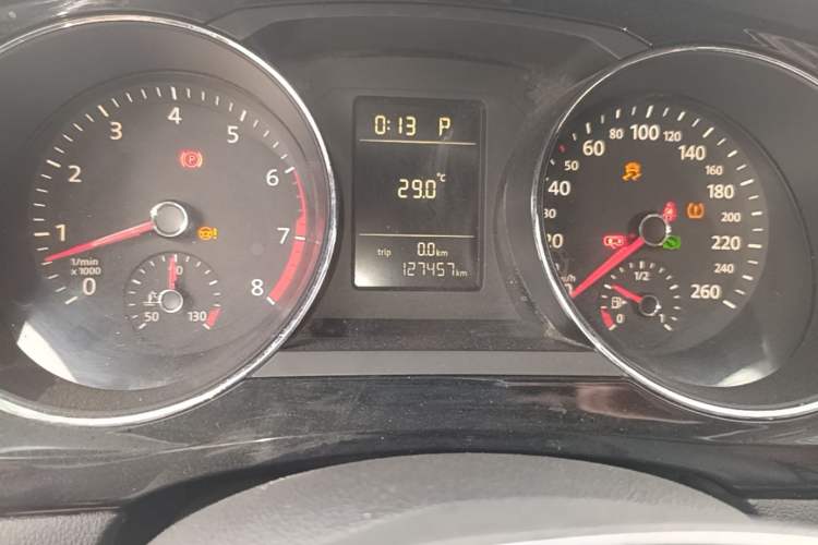 Used Volkswagen Sagitar 2015 230TSI Automatic Comfort Version Odometer Close Up