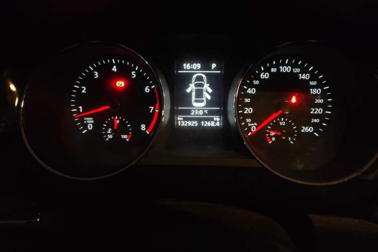 Used Volkswagen Sagitar 2015 230TSI Automatic Luxury Model Odometer Close Up