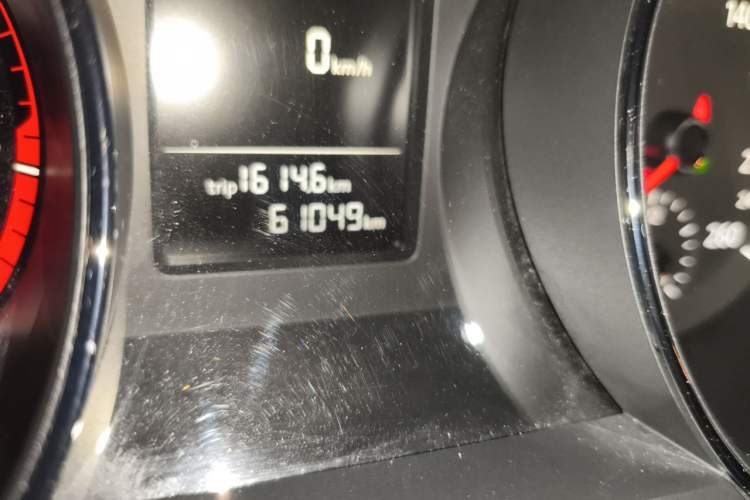 Used Volkswagen Sagitar 2015 230TSI Automatic Comfort Version Odometer Close Up