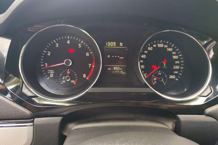 Used Volkswagen Sagitar 2015 230TSI Automatic Comfort Version Odometer Close Up