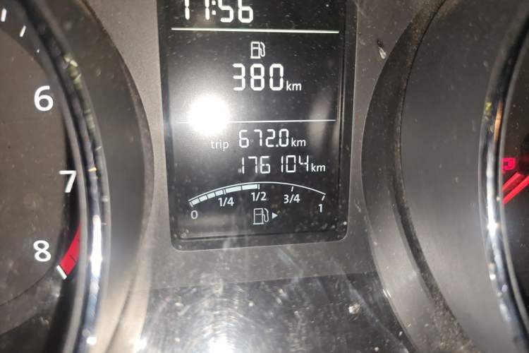 Used Volkswagen Sagitar 2015 1.6L Manual Comfort Model Odometer Close Up