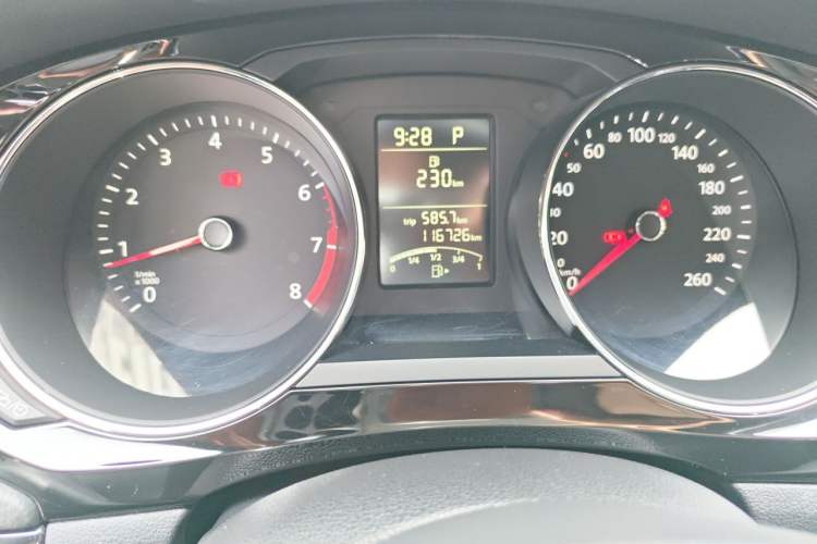 Used Volkswagen Sagitar 2015 1.6L Automatic Comfort Model Odometer Close Up