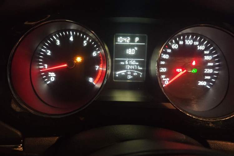 Used Volkswagen Sagitar 2015 1.6L Automatic Comfort Model Odometer Close Up