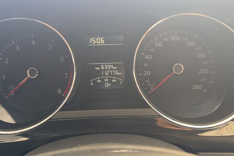 Used Volkswagen Sagitar 2015 1.6L Manual Comfort Model Odometer Close Up