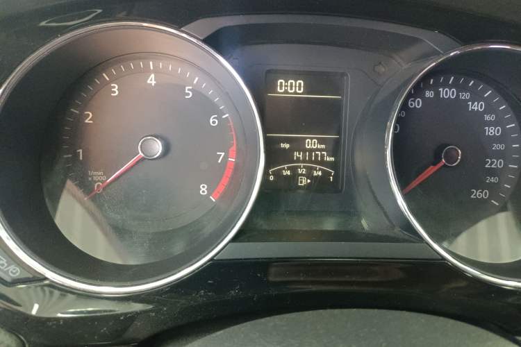 Used Volkswagen Sagitar 2015 1.6L Automatic Comfort Model Odometer Close Up