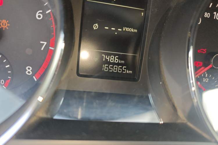 Used Volkswagen Sagitar 2015 230TSI Manual Comfort Version Odometer Close Up