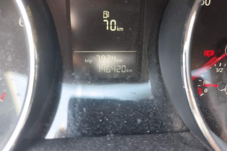 Used Volkswagen Sagitar 2015 230TSI Automatic Comfort Version Odometer Close Up