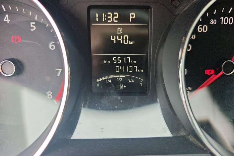 Used Volkswagen Sagitar 2015 1.6L Automatic Comfort Model Odometer Close Up