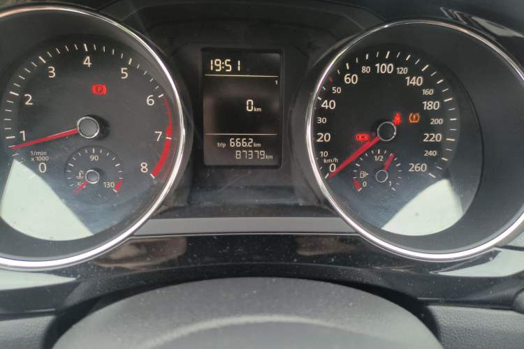 Used Volkswagen Sagitar 2015 230TSI Manual Comfort Version Odometer Close Up