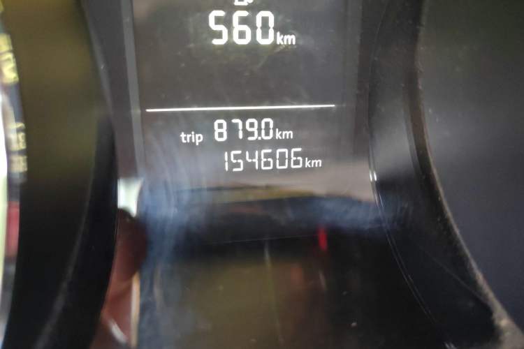 Used Volkswagen Sagitar 2015 230TSI Automatic Comfort Version Odometer Close Up