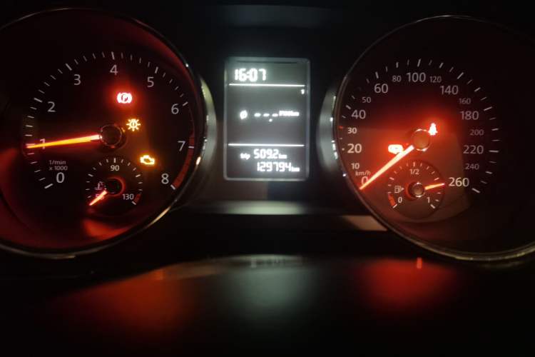 Used Volkswagen Sagitar 2015 230TSI Manual Comfort Version Odometer Close Up
