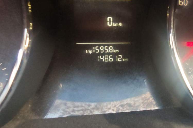Used Volkswagen Sagitar 2015 230TSI Automatic Comfort Version Odometer Close Up