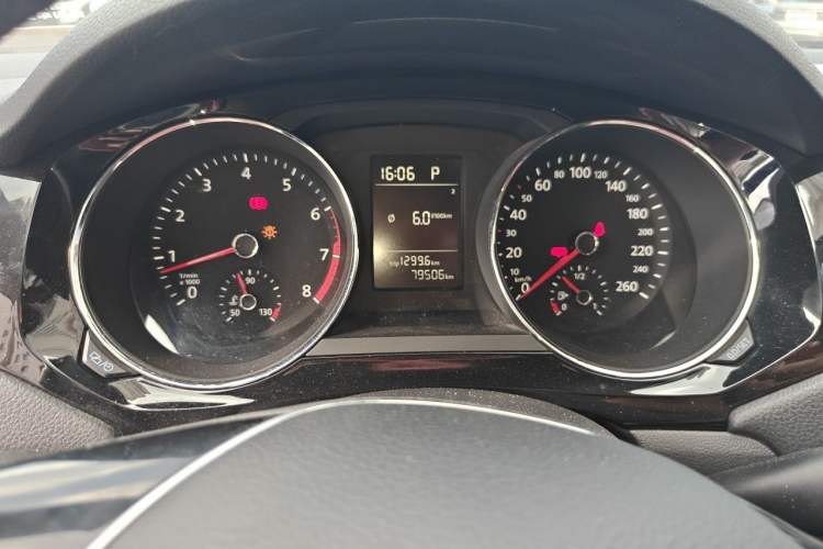 Used Volkswagen Sagitar 2015 230TSI Automatic Comfort Version Odometer Close Up