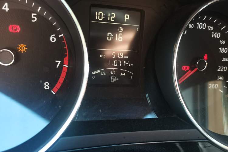 Used Volkswagen Sagitar 2015 1.6L Automatic Comfort Model Odometer Close Up