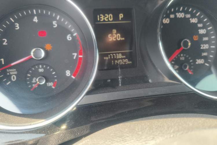 Used Volkswagen Sagitar 2015 230TSI Automatic Comfort Version Odometer Close Up