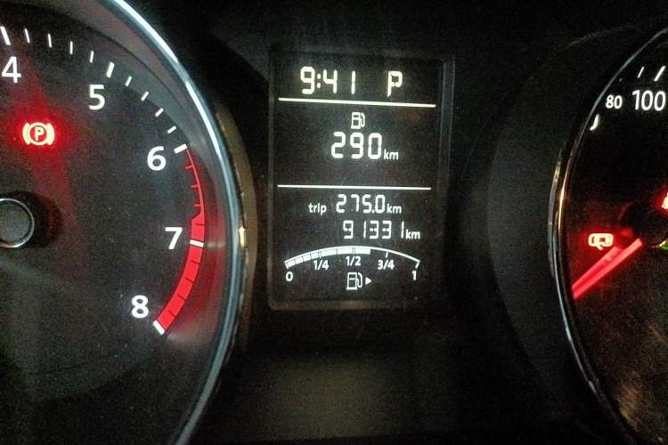 Used Volkswagen Sagitar 2015 1.6L Automatic Comfort Model Odometer Close Up