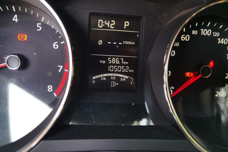Used Volkswagen Sagitar 2015 1.6L Automatic Comfort Model Odometer Close Up