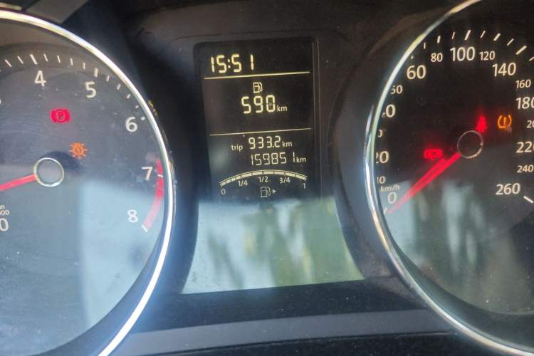 Used Volkswagen Sagitar 2015 1.6L Manual Comfort Model Odometer Close Up