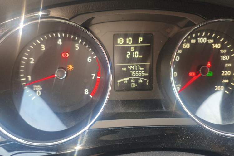 Used Volkswagen Sagitar 2015 1.6L Automatic Comfort Model Odometer Close Up