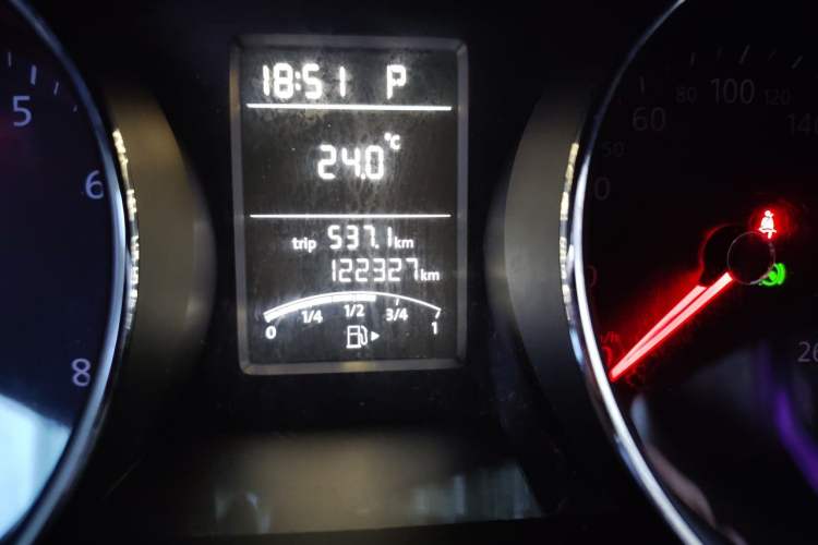 Used Volkswagen Sagitar 2015 1.6L Automatic Comfort Model Odometer Close Up