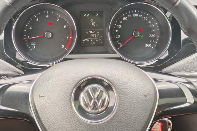 Used Volkswagen Sagitar 2015 1.6L Automatic Comfort Model Odometer Close Up