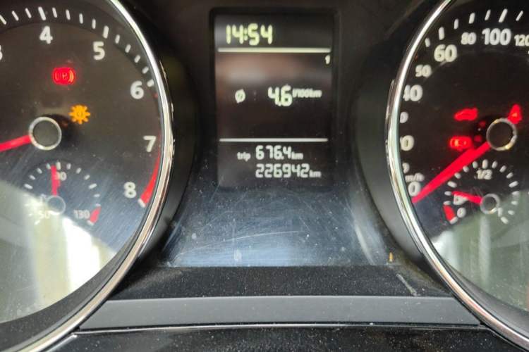Used Volkswagen Sagitar 2015 230TSI Manual Comfort Version Odometer Close Up