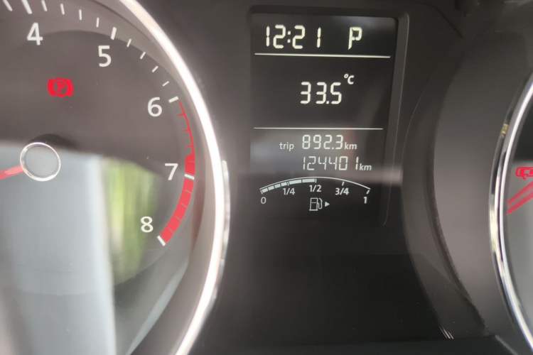 Used Volkswagen Sagitar 2015 1.6L Automatic Comfort Model Odometer Close Up