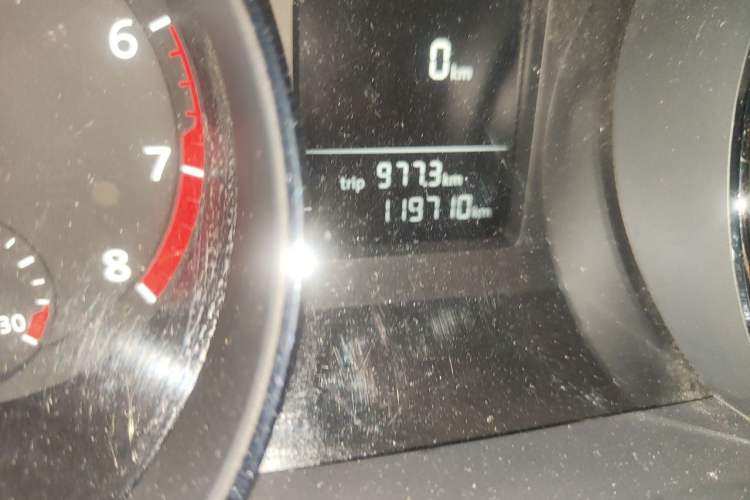 Used Volkswagen Sagitar 2015 230TSI Automatic Comfort Version Odometer Close Up