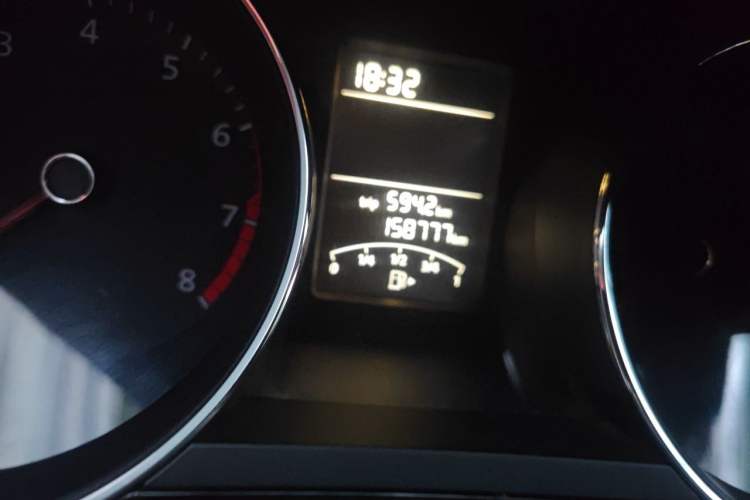 Used Volkswagen Sagitar 2015 1.6L Automatic Comfort Model Odometer Close Up
