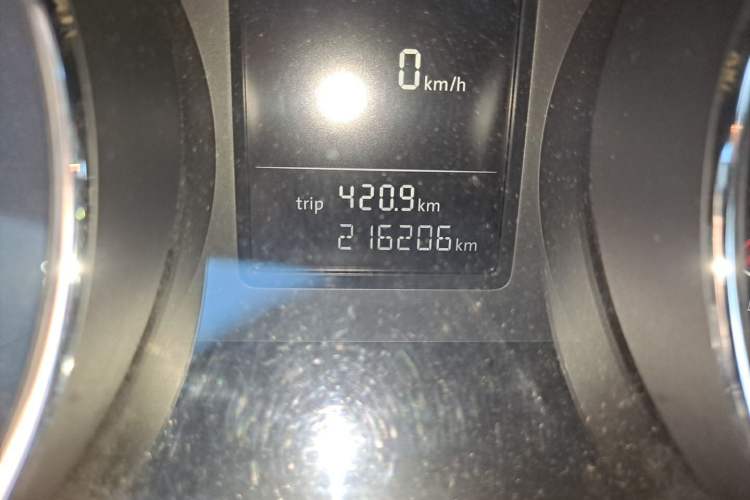 Used Volkswagen Sagitar 2015 230TSI Automatic Comfort Version Odometer Close Up