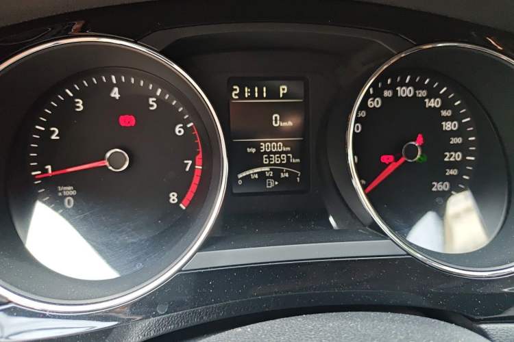 Used Volkswagen Sagitar 2015 1.6L Automatic Comfort Model Odometer Close Up