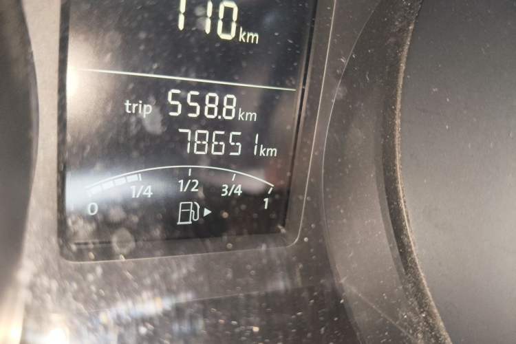 Used Volkswagen Sagitar 2015 1.6L Automatic Comfort Model Odometer Close Up