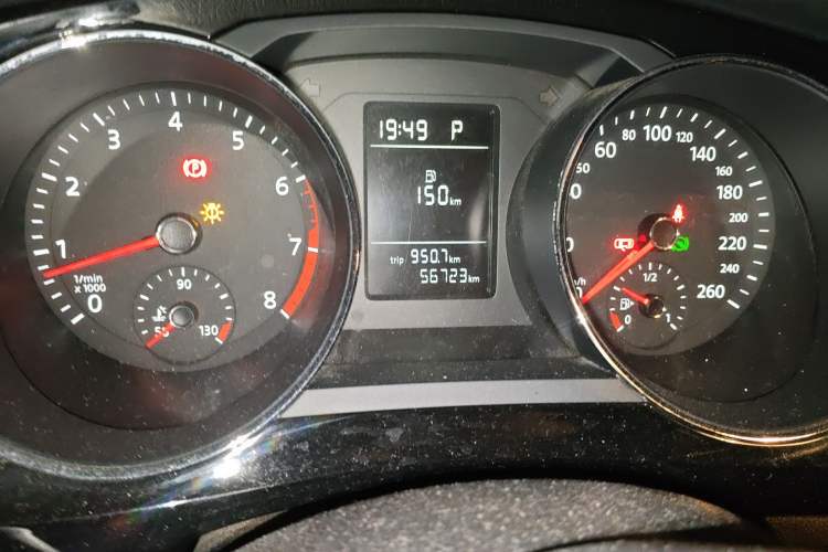 Used Volkswagen Sagitar 2015 230TSI Automatic Comfort Version Odometer Close Up