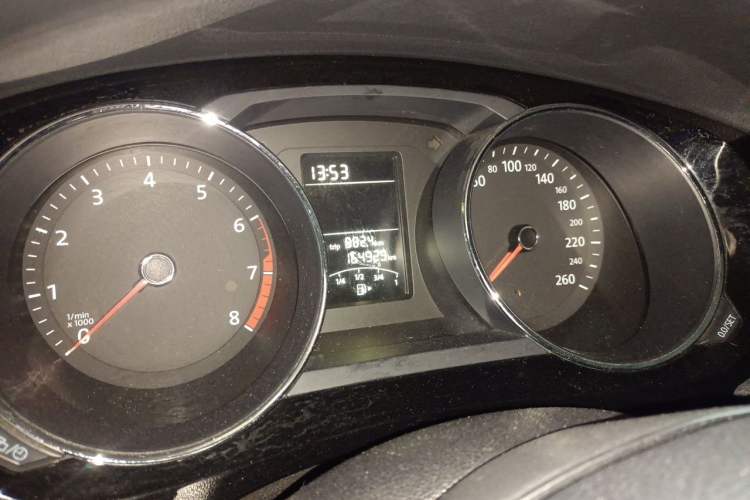 Used Volkswagen Sagitar 2015 1.6L Automatic Comfort Model Odometer Close Up