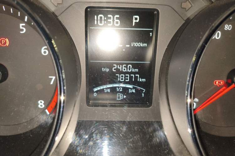 Used Volkswagen Sagitar 2015 1.6L Automatic Comfort Model Odometer Close Up
