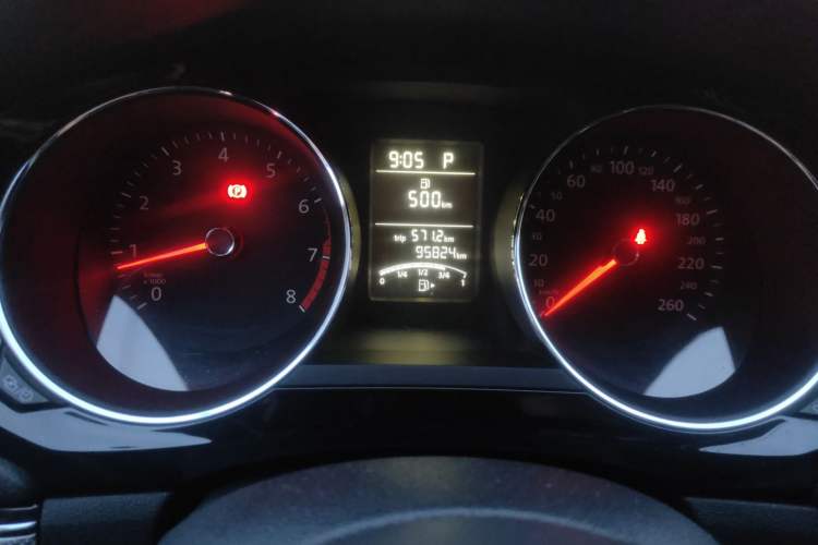 Used Volkswagen Sagitar 2015 1.6L Automatic Comfort Model Odometer Close Up