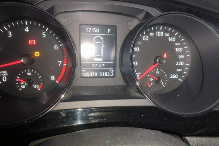 Used Volkswagen Sagitar 2015 230TSI Automatic Luxury Model Odometer Close Up